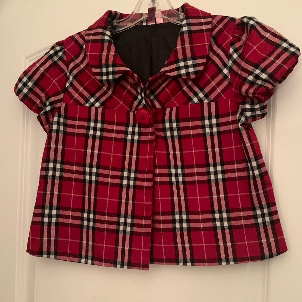Crop plaid short sleeves over coat
